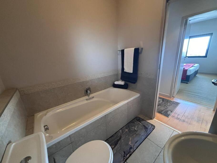 Zals Luxury- Knightsbridge 2 Bed Cape Town